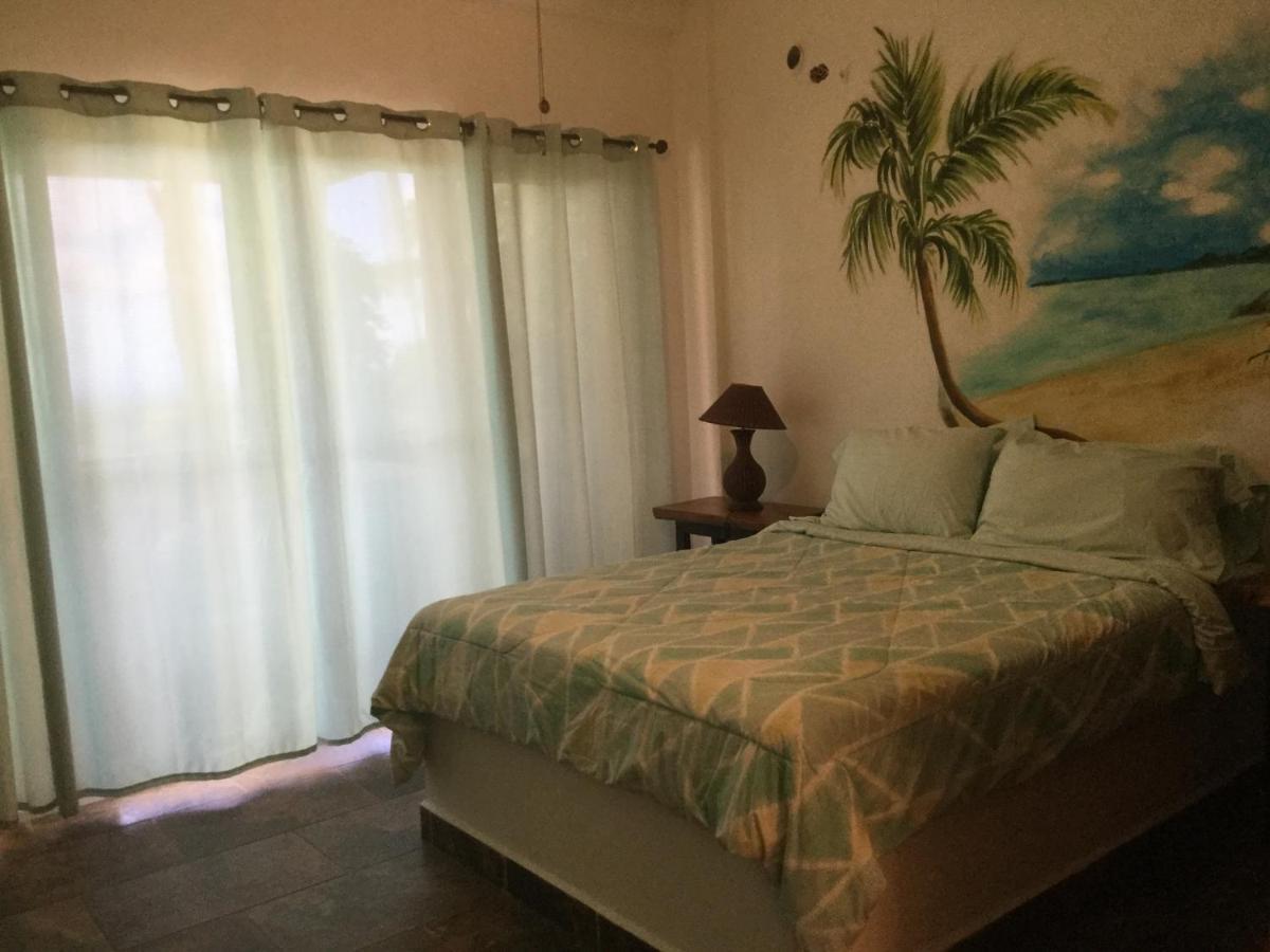 Hawk'S Nest Bed & Breakfast Ла-Лагуна-де-Сан-Карлос Экстерьер фото